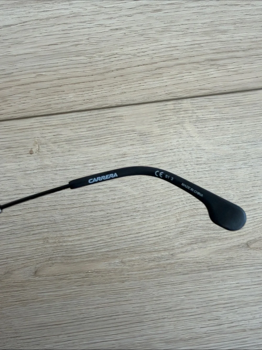 Carrera sleek black